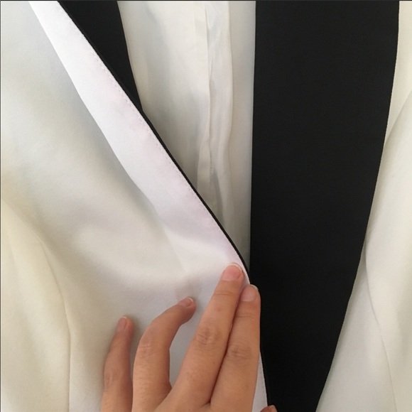 Agaci - White Blazer with Black Lapel - Picture 4 of 8